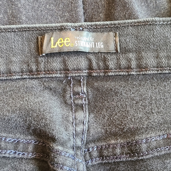 (753) Lee Woman's Relaxed Fit Straight Leg Jeans, Size: 14 Color: Black - Picture 6 of 14